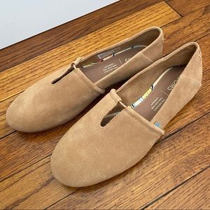 Toms suede flats
